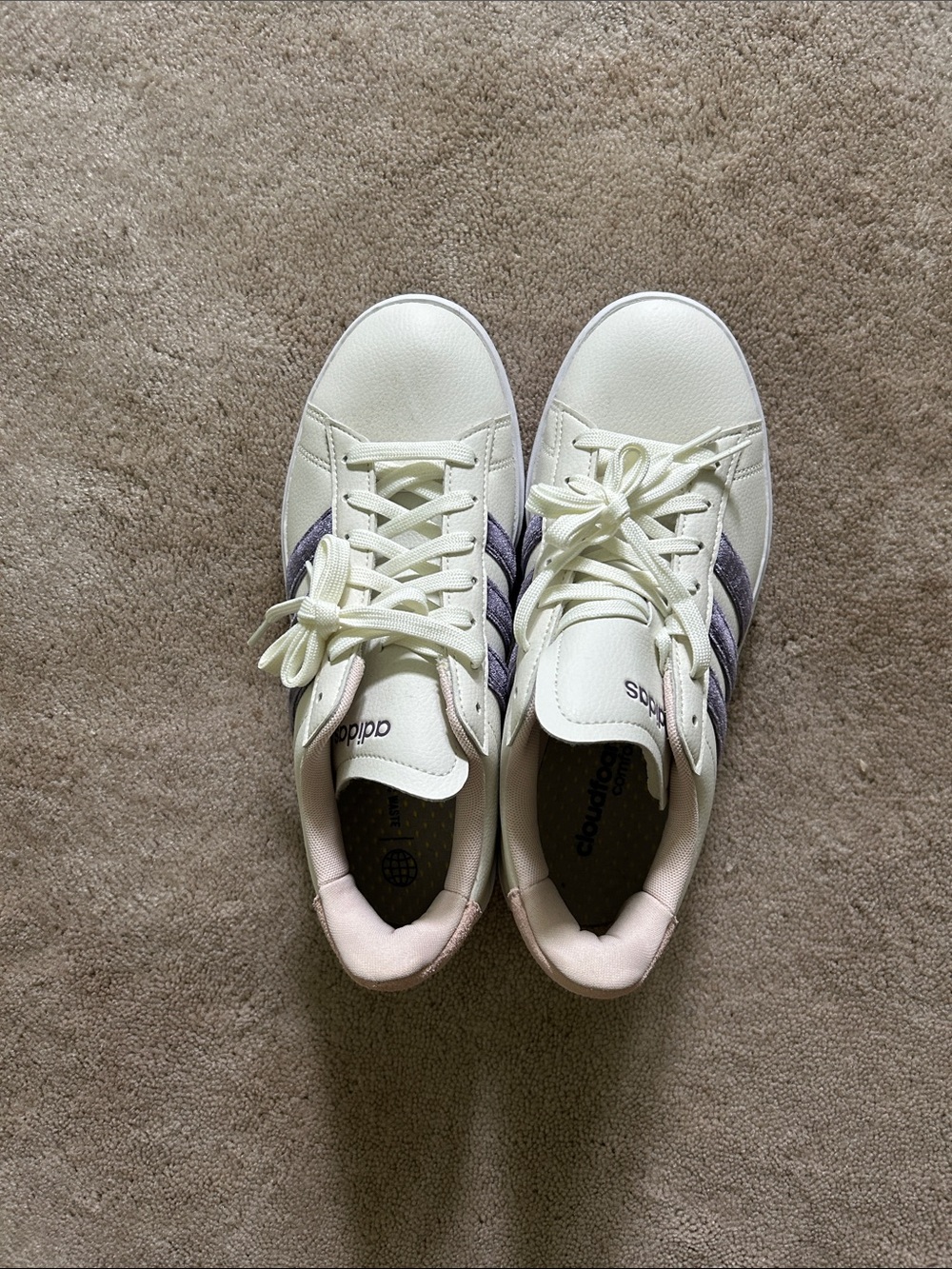 Adidas Sneakers